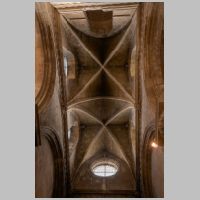 Transept, Photo by Jeremy76 on Wikipedia,2.jpg